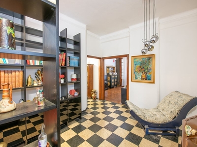 Appartamento in Vendita a Genova, zona Albaro, 160'000€, 130 m²
