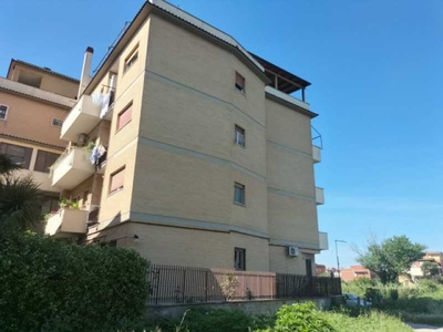 Appartamento in Vendita ad Guidonia Montecelio - 69000 Euro
