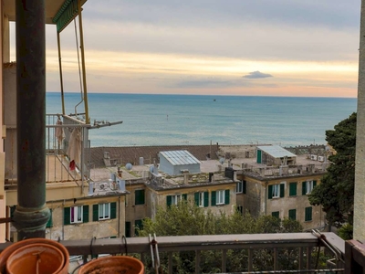 APPARTAMENTO PEGLI MARE CON TERRAZZO E BALCONE