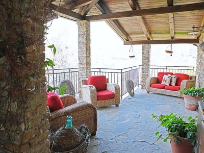 Casa a Ogliastro Cilento con barbecue