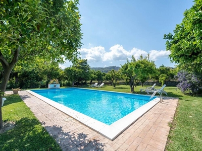 Casa a Stilo con piscina, terrazza e giardino