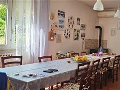 Casa singola in buono stato di 255 mq. a Ponticelli