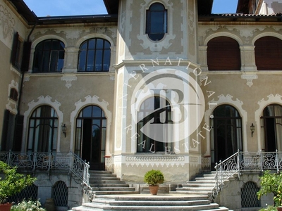 Castello in vendita - Mercenasco, Italia