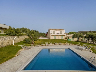 Prestigiosa Casa Indipendente in vendita Noto, Sicilia