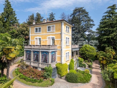 Prestigiosa villa in vendita Via Giacomo Limido, Varese, Lombardia