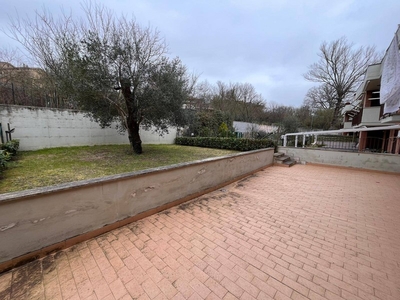 Quadrilocale in Vendita a Avellino, zona C/da San Tommaso, 260'000€, 190 m²