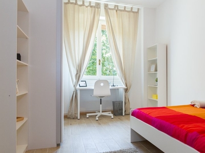Stanza in appartamento con 3 stanze da letto a Padova
