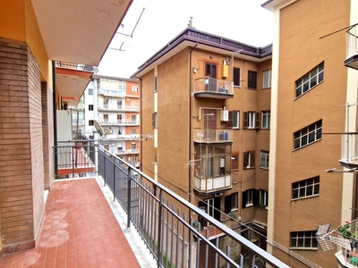 Trilocale in Affitto a Avellino, 450€, 90 m²