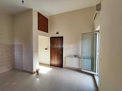 Trilocale in Affitto a Reggio Calabria, zona Catona, 480€, 70 m²