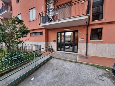 Trilocale in Vendita a Avellino, zona C/da San Tommaso, 139'000€, 90 m², arredato