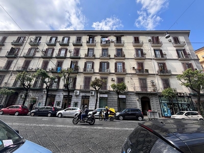 Trilocale in Vendita a Napoli, 170'000€, 90 m²