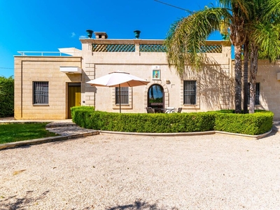 Prestigiosa villa di 200 mq in vendita, Oria, Italia