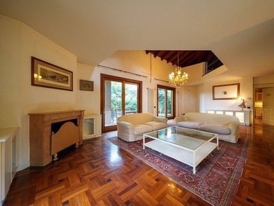 Villa di 400 mq in vendita Via dei Platani, 8, Carimate, Como, Lombardia