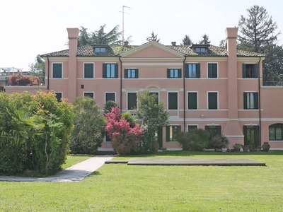 Villa di 800 mq in vendita Treviso, Italia