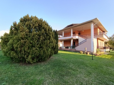 Villa in vendita a Licciana Nardi