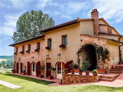 Agriturismo in buono stato di 80000 mq.