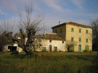 Rustico casale in vendita a Ancona Candia