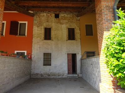 Rustico / Casale in vendita a Borgo San Giacomo