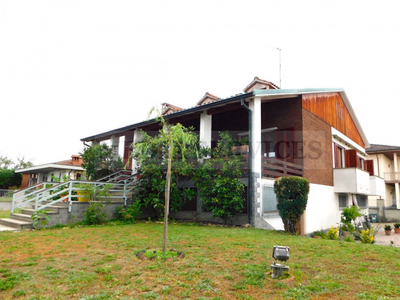 Villa in vendita a Sannazzaro de' Burgondi - Zona: Sannazzaro Dè Burgondi
