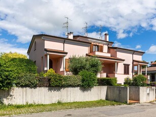 Casa indipendente in vendita a Imola