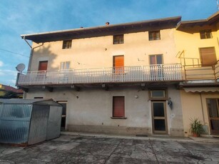 Casa indipendente in vendita a Oggiona Con Santo Stefano