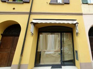 Negozio / Locale in affitto a Correggio - Zona: Correggio - Centro