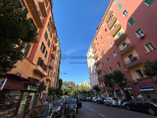 Negozio / Locale in affitto a Napoli - Zona: Arenella