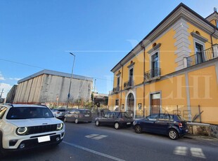 Negozio / Locale in affitto a Salerno - Zona: Fuorni