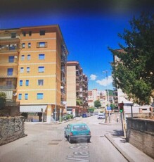 Negozio / Locale in affitto a Salerno - Zona: Pastena