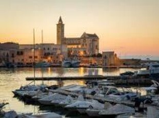 Palazzina commerciale in vendita a Trani