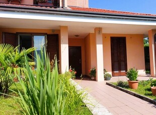 Villa a schiera in vendita a Trezzano Rosa