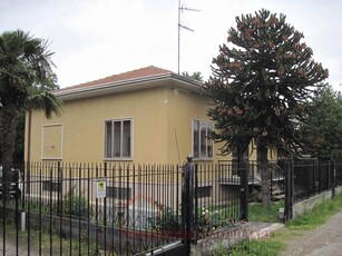 Villa in vendita a Fagnano Olona