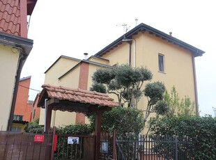 Villa in vendita a Peschiera Borromeo