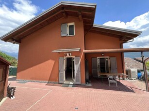 Villa in vendita a Pianello Del Lario