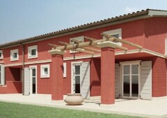 Casa semi indipendente in nuova costruzione a Carrara