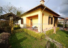 Villa in Via Delle Pescine in zona Rosignano Solvay a Rosignano Marittimo