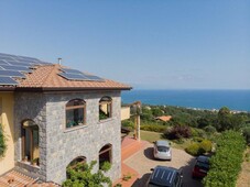 villa indipendente in vendita a Santa Marina