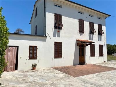 Villa in buono stato di 360 mq. a San Cassiano A Vico