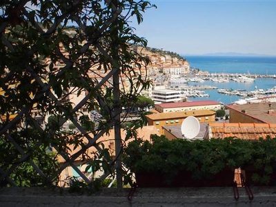 Bifamiliare in ottime condizioni in zona Porto Santo Stefano a Monte Argentario