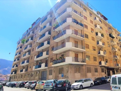 Appartamento in Via Luigi Manfredi 18 in zona Oreto a Palermo