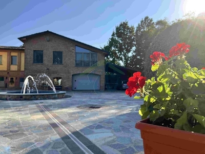Prestigiosa villa di 320 mq in vendita VIA GALILEO GALILEI, Carpaneto Piacentino, Piacenza, Emilia-Romagna
