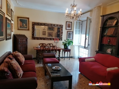Appartamento a Carrara, 5 locali, 1 bagno, 140 m², 6° piano in vendita