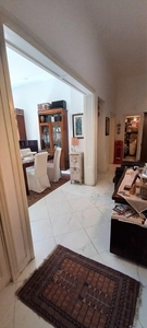 Appartamento a Carrara, 5 locali, 2 bagni, 110 m², 1° piano in vendita