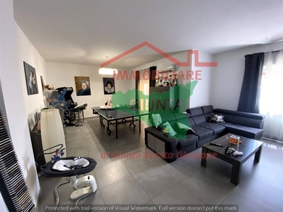 Appartamento a Cinisi, 5 locali, 2 bagni, 160 m², 1° piano in vendita