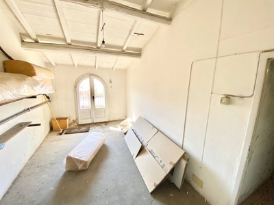 Appartamento a Pistoia, 6 locali, 1 bagno, 125 m², 2° piano in vendita