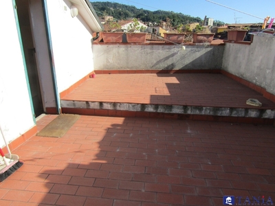 Appartamento in PIAZZA ALBERICA, Carrara, 5 locali, 2 bagni, 100 m²