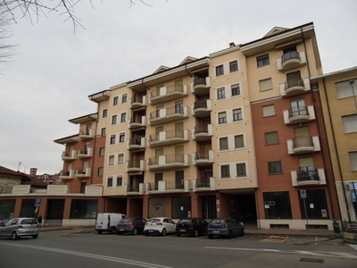 Appartamento in Strada Carignano 25, Moncalieri, 5 locali, 79 m²