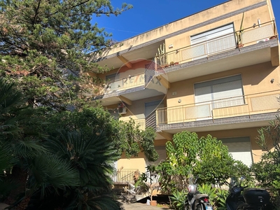 Appartamento in Via Dietro La Parrocchia, Palermo, 7 locali, 2 bagni