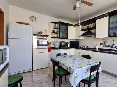 Appartamento in Via fabio filzi, Siniscola, 5 locali, 1 bagno, 150 m²