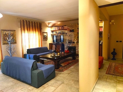 Appartamento in Via Falcone, Santa Flavia, 5 locali, 2 bagni, 170 m²